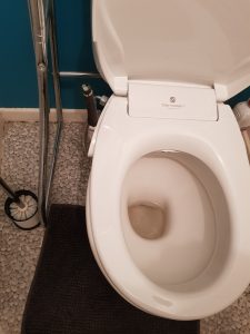 Abattant WC lavant Aquatec Pure Bidet - Invacare France